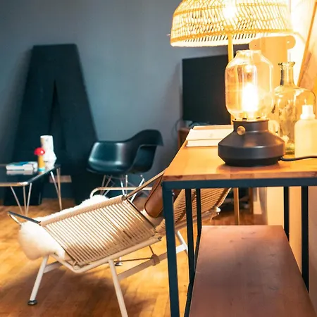Spacieux F2 Refait A Neuf Dans Un Esprit Loft Apartment *